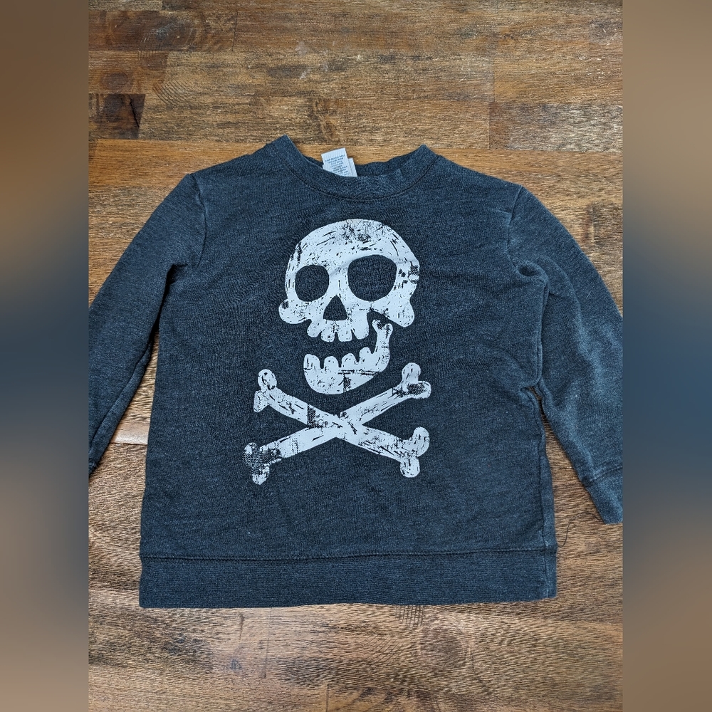Boy's Skull and Crossbones Sweatshirt, 3T
